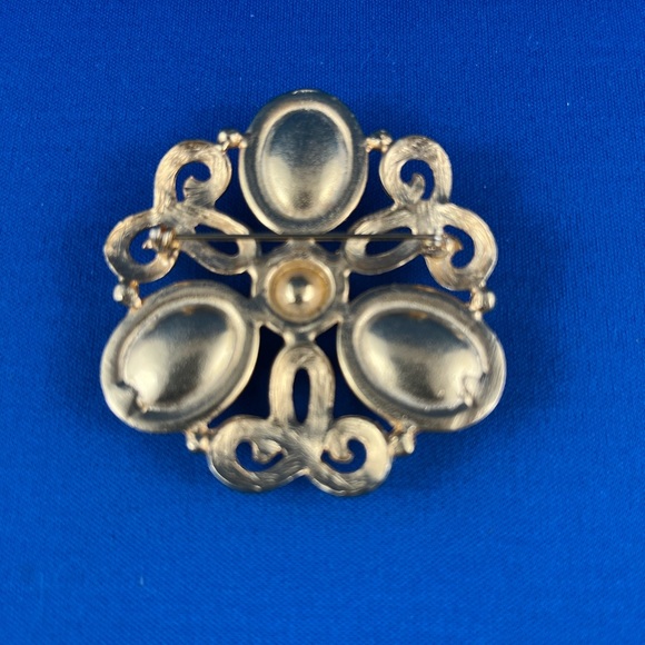 “Blue Ruby”Pearl brooch 2 1/4” brooch - Picture 2 of 2